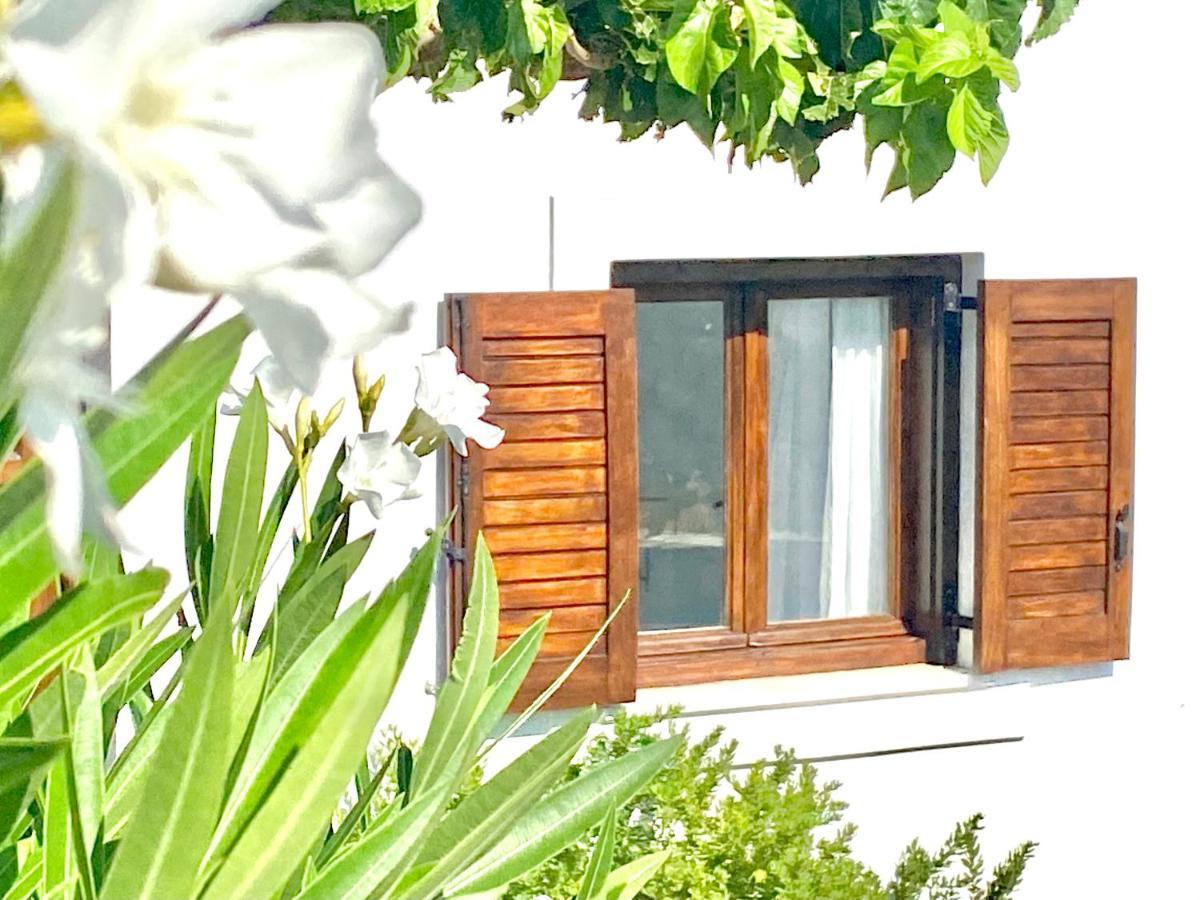 Beach House Set In A Beautiful Bay カリストス エクステリア 写真